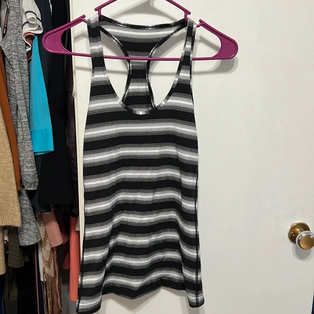 Lululemon Scoop Neck Razorback Tank - Picture 1 of 3